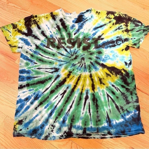 Tie dye RESIST tshirt in spiral with black blue green chartreuse lime XL unisex - Picture 2 of 6